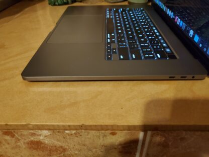 Macbook Pro 2019 i9 - Image 4