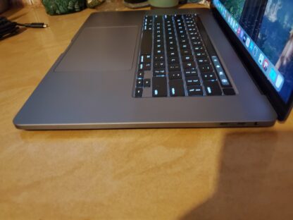 Macbook Pro 2019 i9 32GB 1TB - Image 5