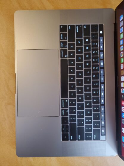 Macbook Pro 2019 i9 15inch - Image 4