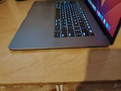 Macbook Pro 2019 i9 15inch - Image 5