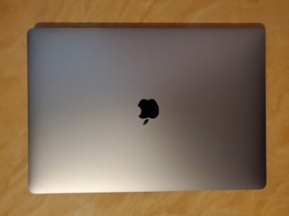 Macbook Pro 2019 i9 15inch - Image 3