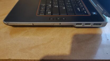 Dell Latitude E6420 - Image 5