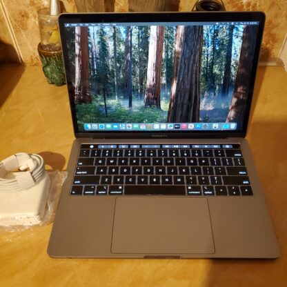 Macbook Pro 2018 256GB 8GB i5 13inch