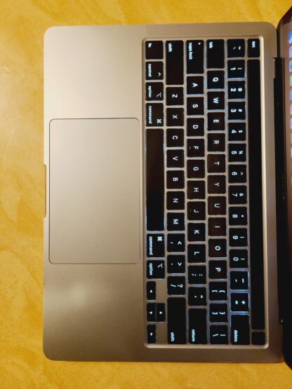 Mackbook Pro 2020 i5 13inch - Image 4