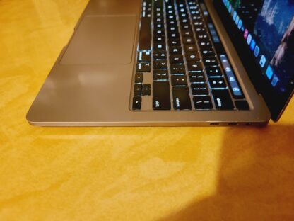 Mackbook Pro 2020 i5 13inch - Image 5