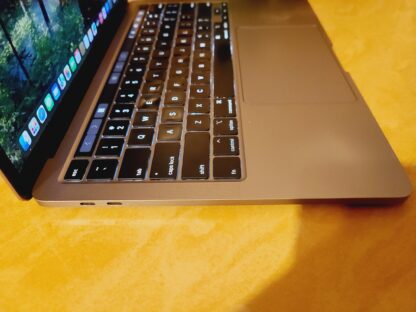 Mackbook Pro 2020 i5 13inch - Image 6